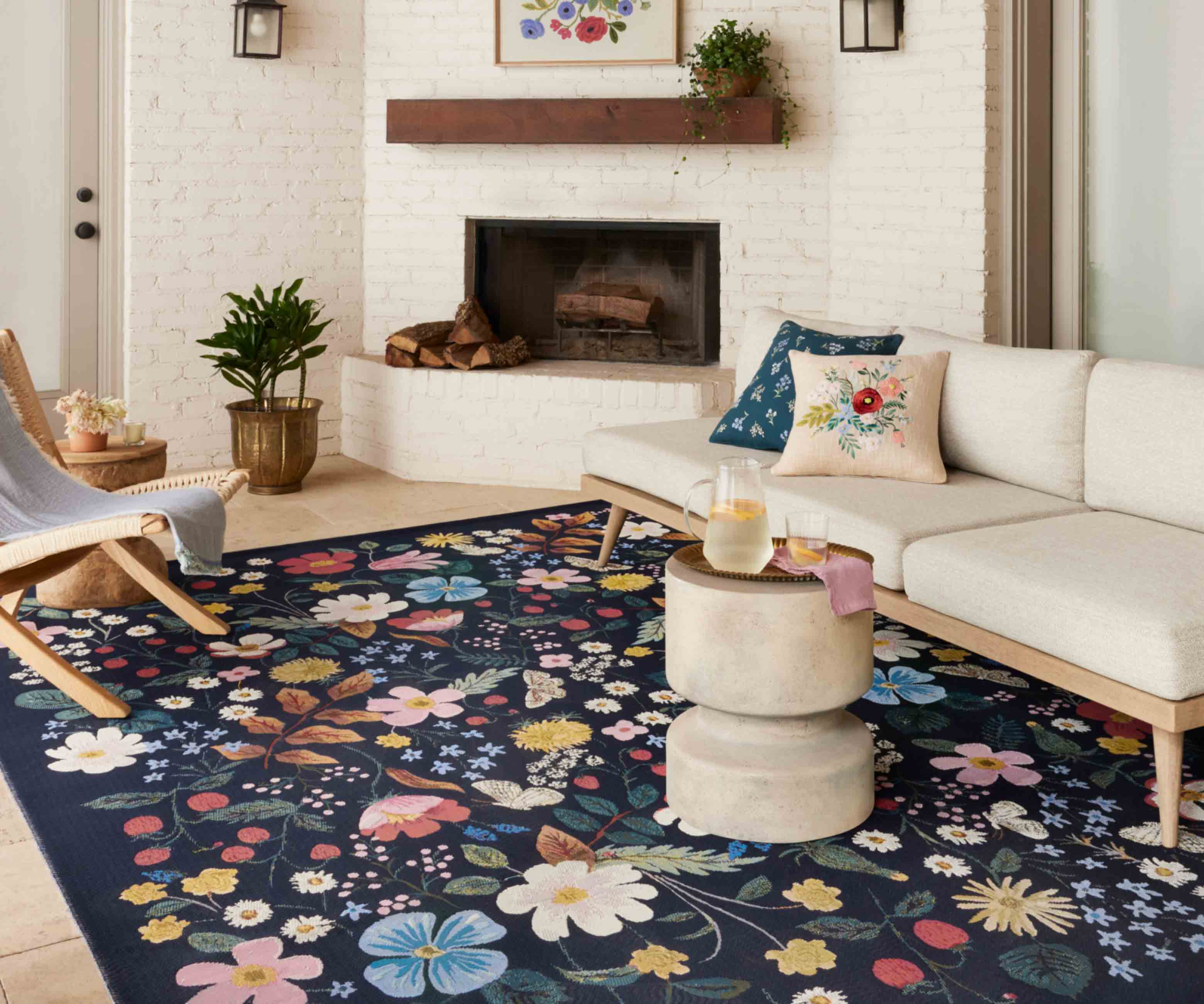 Perennial Strawberry Fields Power Loomed Rug - Black