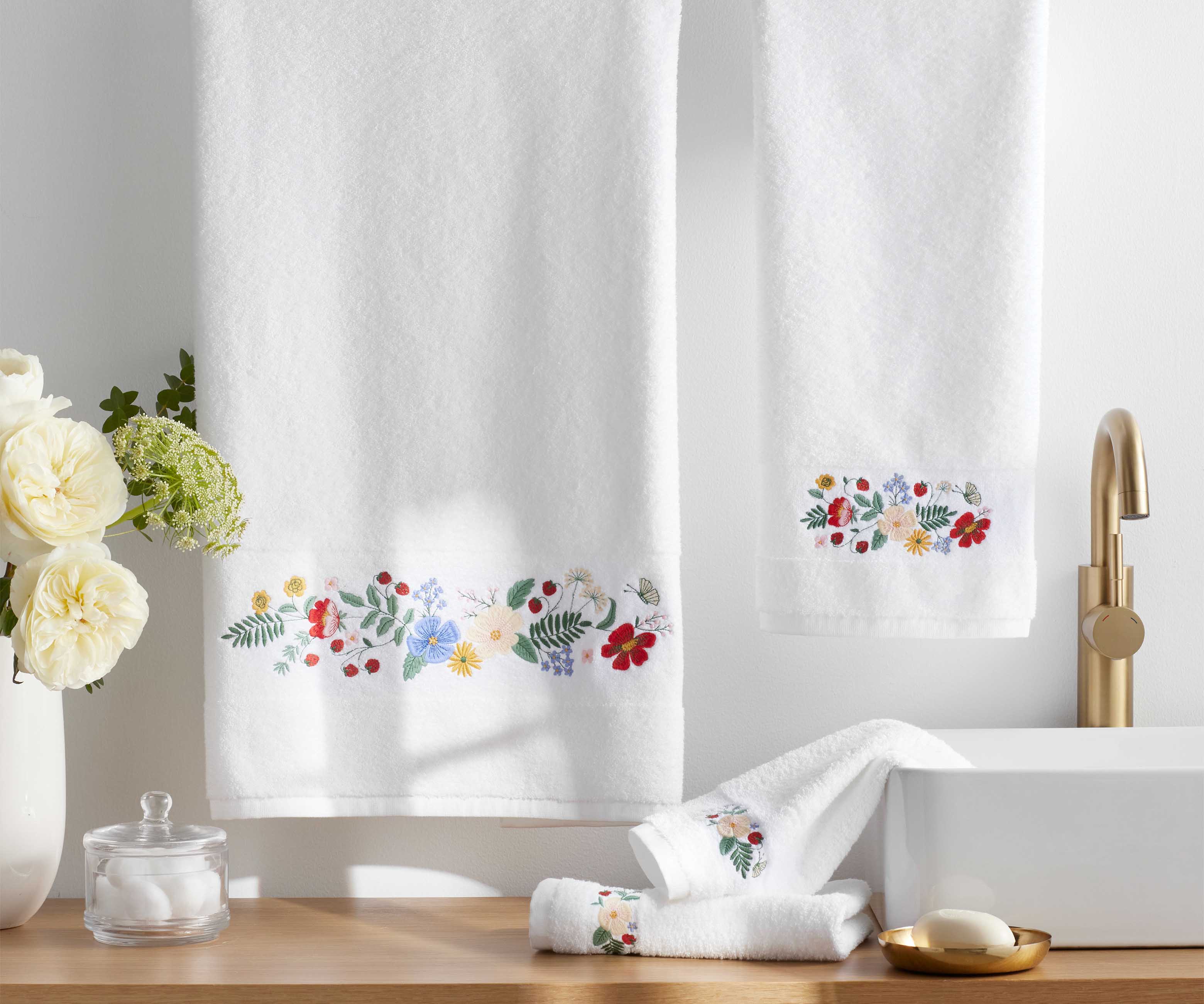 Embroidered Bath Towel - Strawberry Fields