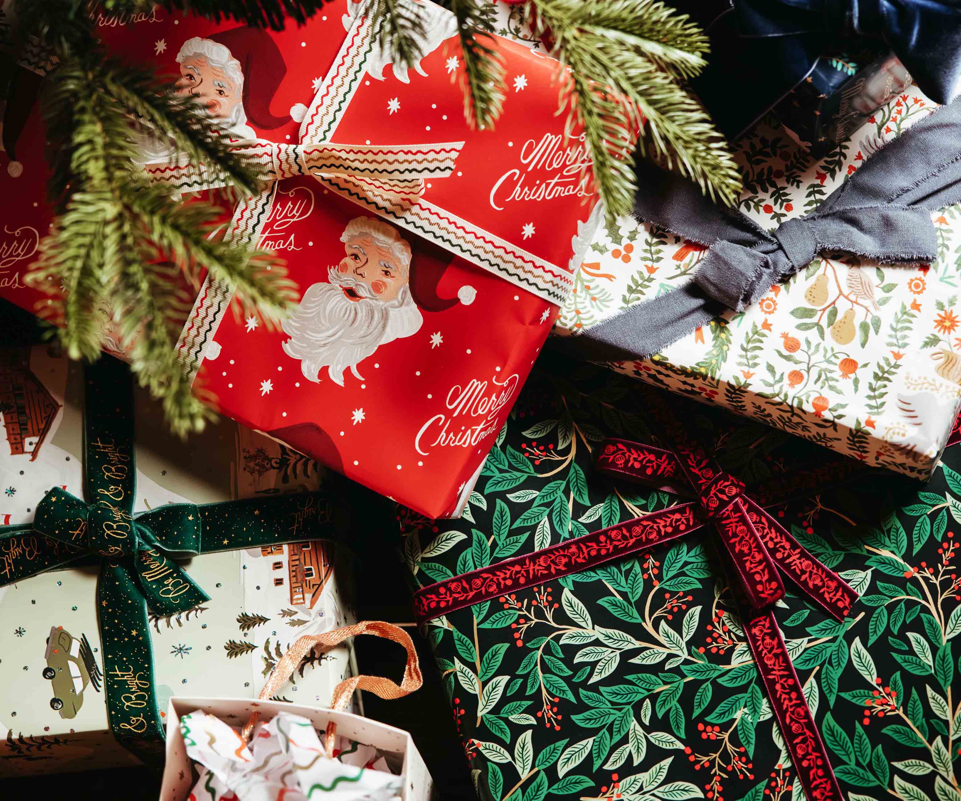 Holiday Wrapping Sheets - Santa