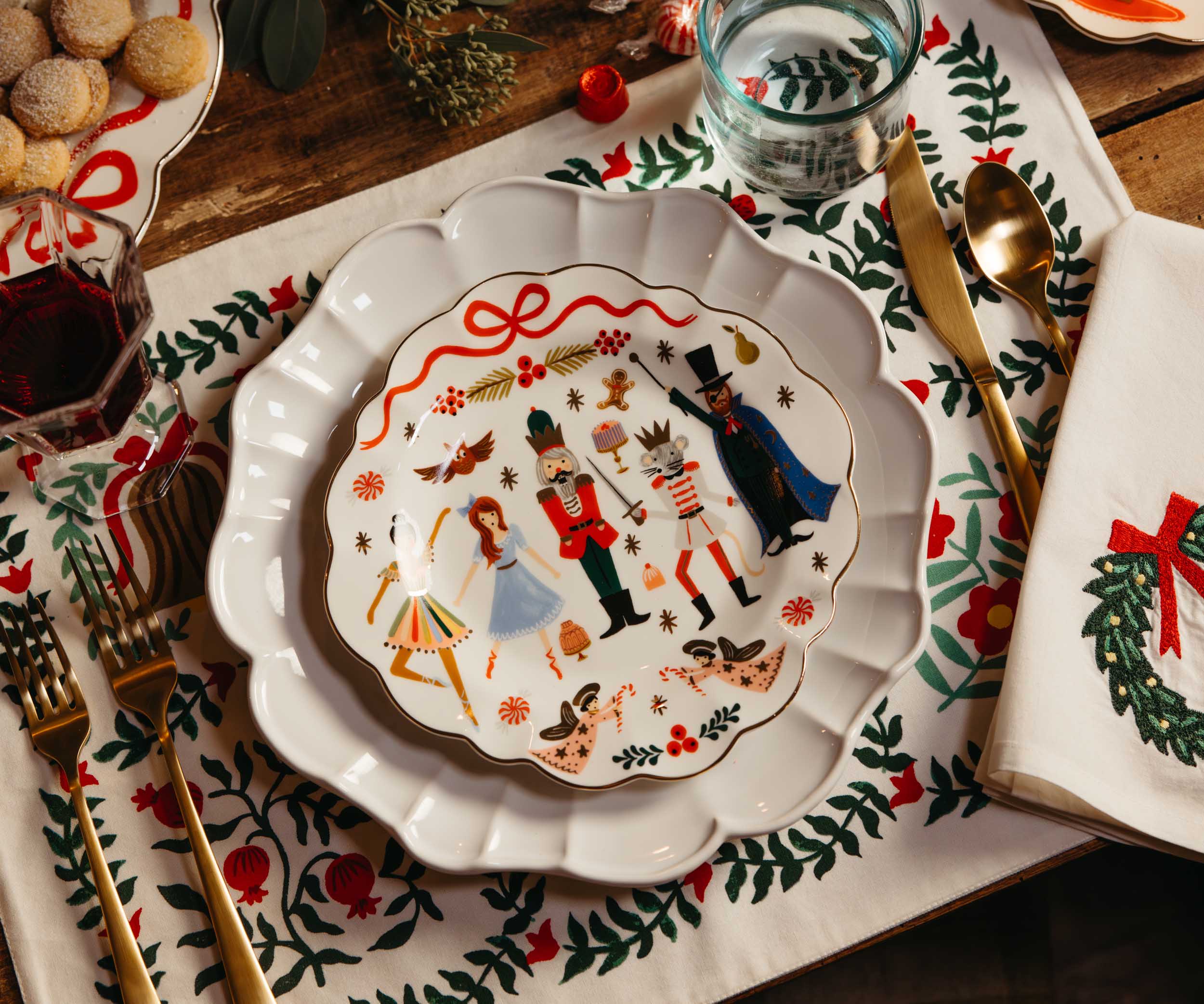 Porcelain Dessert Plate Set - Nutcracker