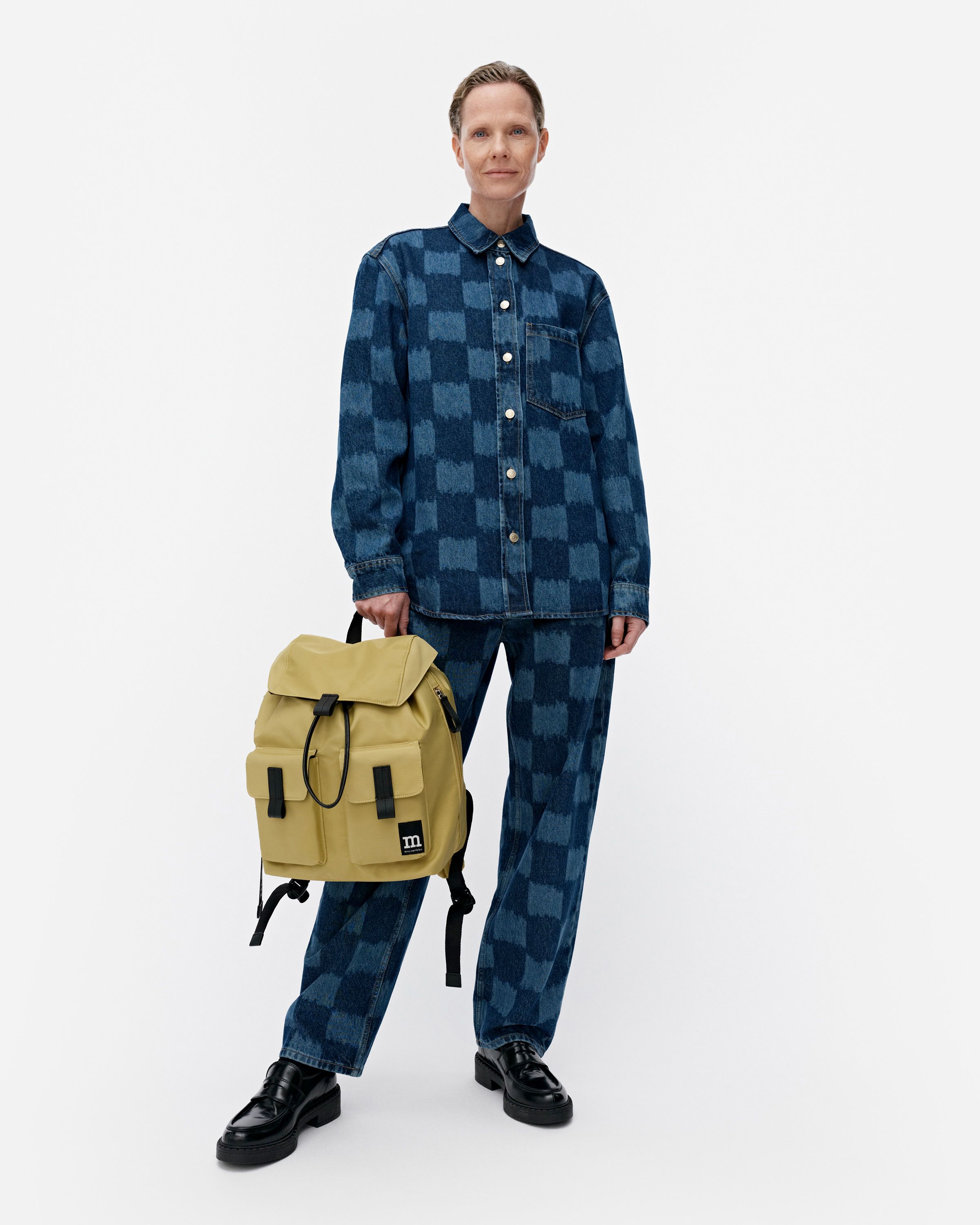 Everything Backpack L Solid